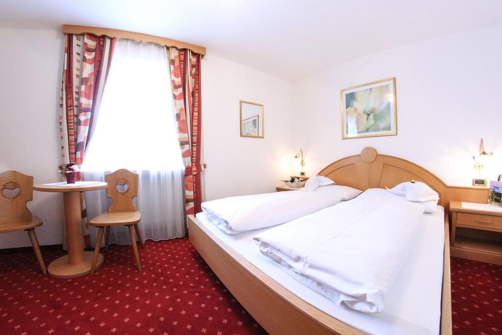 Bed and Breakfast Garni Crepaz Selva di Val Gardena Exterior foto