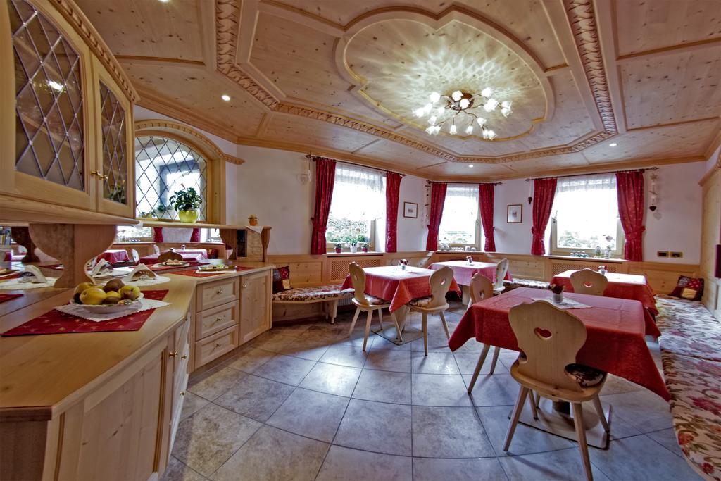 Bed and Breakfast Garni Crepaz Selva di Val Gardena Exterior foto