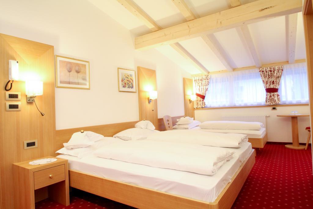 Bed and Breakfast Garni Crepaz Selva di Val Gardena Exterior foto