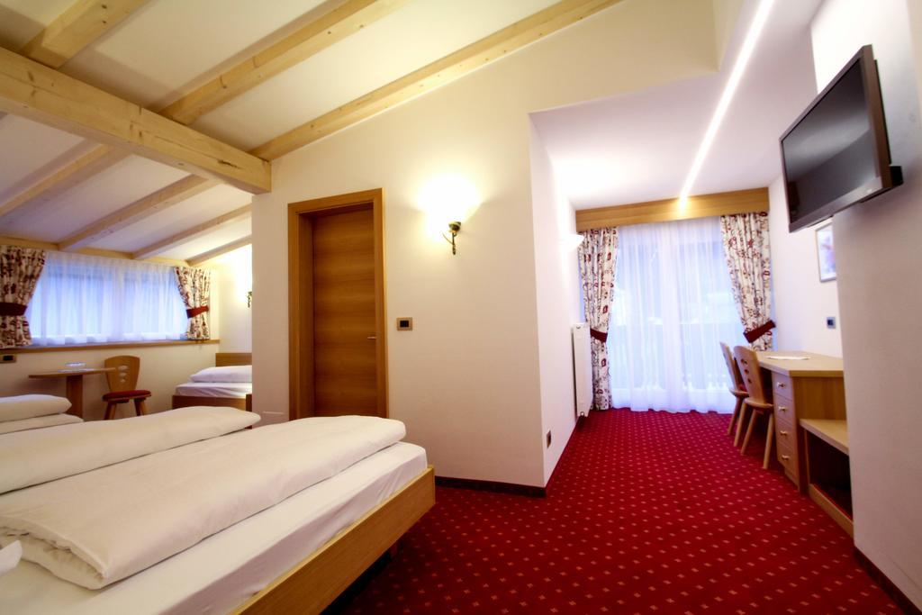 Bed and Breakfast Garni Crepaz Selva di Val Gardena Exterior foto