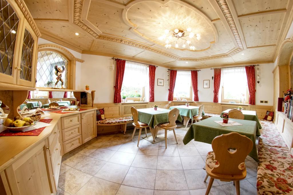 Bed and Breakfast Garni Crepaz Selva di Val Gardena Exterior foto